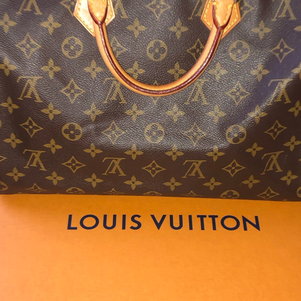Louis Vuitton Monogram Speedy 35